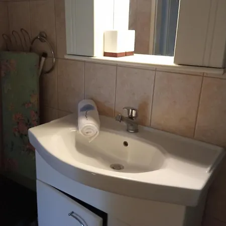 Private Two-floor House In Leptokaryá