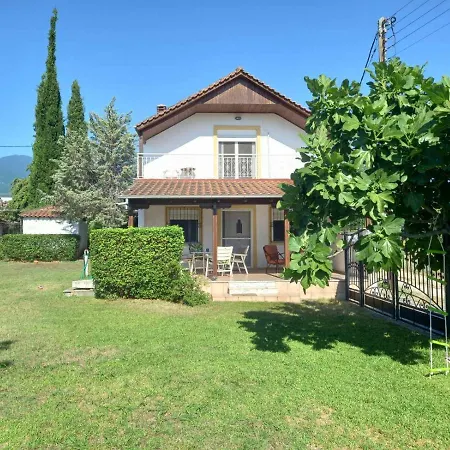 Vakantiehuis Private Two-floor House In *