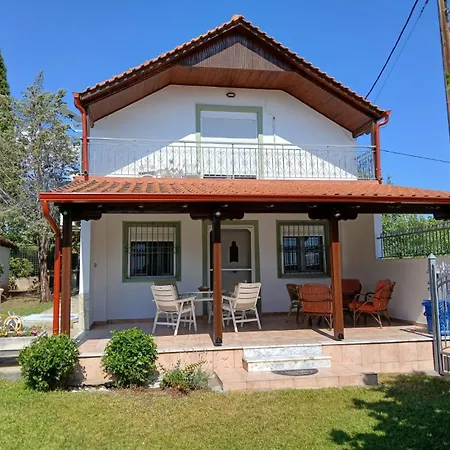 Vakantiehuis Private Two-floor House In Leptokaryá