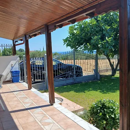 Vakantiehuis Private Two-floor House In