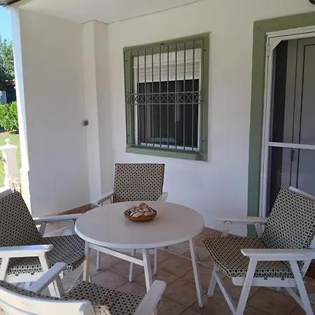 בית נופש Private Two-floor House In לפטוקריה