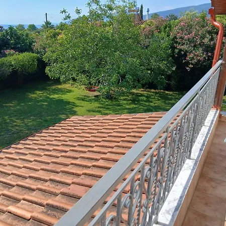 Private Two-floor House In بيت للعطل